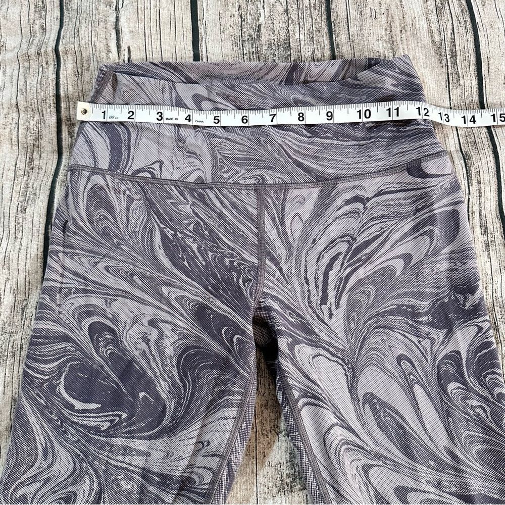 Athleta Transcend 7/8 Leggings in Purple Swirl Print Size Medium - Picture 3 of 5
